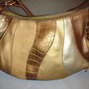 Relic Handbag- New with tags bag in brown metallic that can be wore with anythin